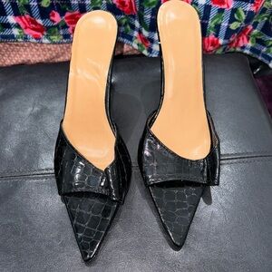 BLACK CROC HEELS (SHEIN)